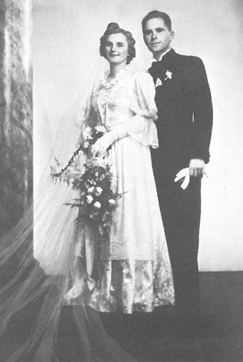Soos Géza és Tüdős Ilona esküvője (1940. október 12.)  Forrás: Mint a Jézus Krisztus jó vitéze… Bp., 1989.