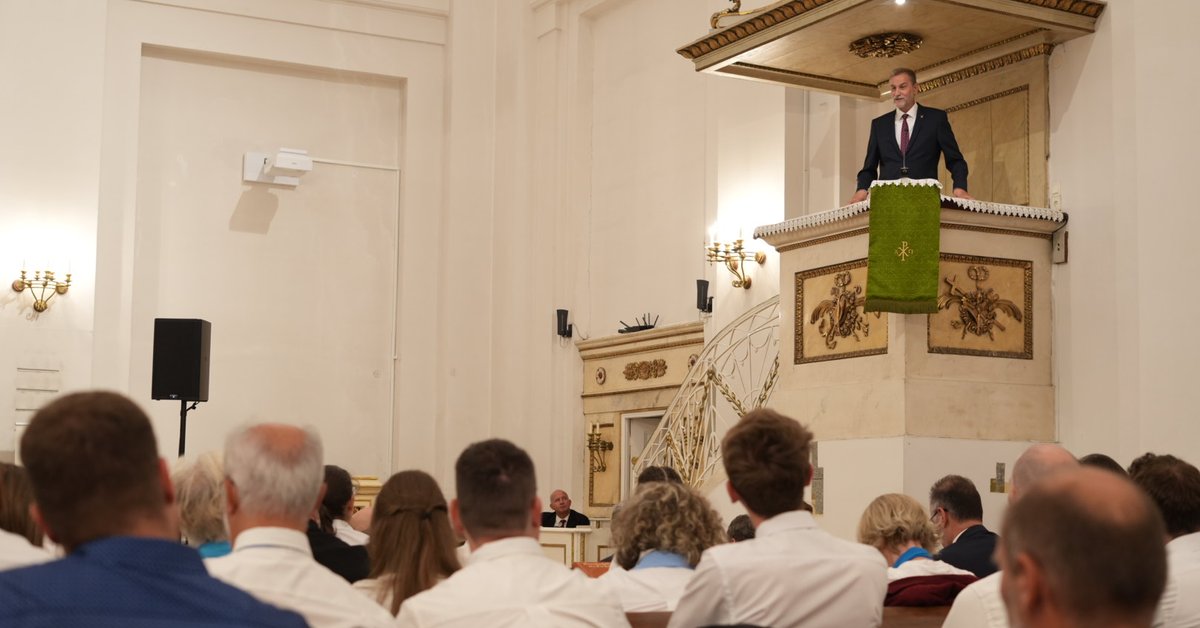 Istentisztelettel kezdődött a reformáció hónapja a Deák téren