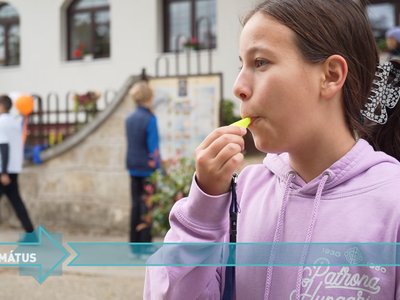 202510_EZISREF_reformafuss_fekvo_borito