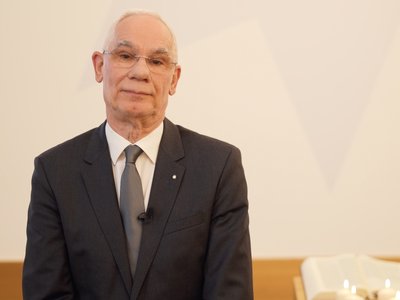 20251221_advent_Balog_Zoltan_borito