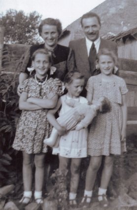 A Gulyás csalad Levélen 1954-ben Forrás: Gulyás családi archívum