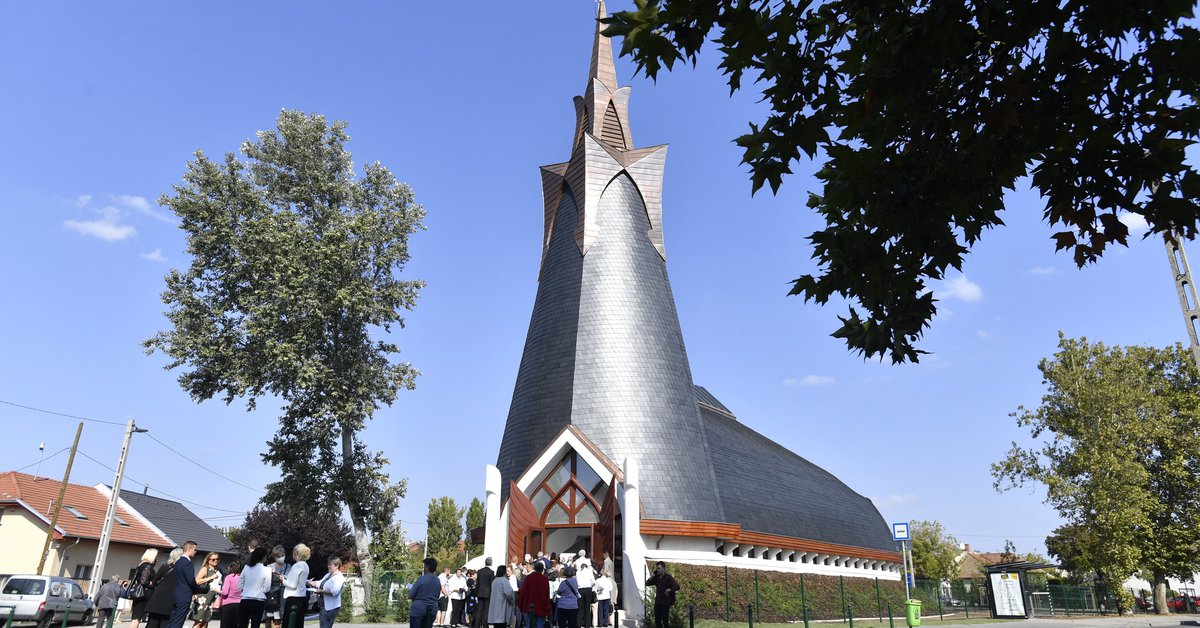 „Templomaink világítótornyok” – templomavatás Pesterzsébeten