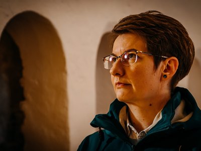 Szomor Abigél fotos Villányi Zoltán 2025