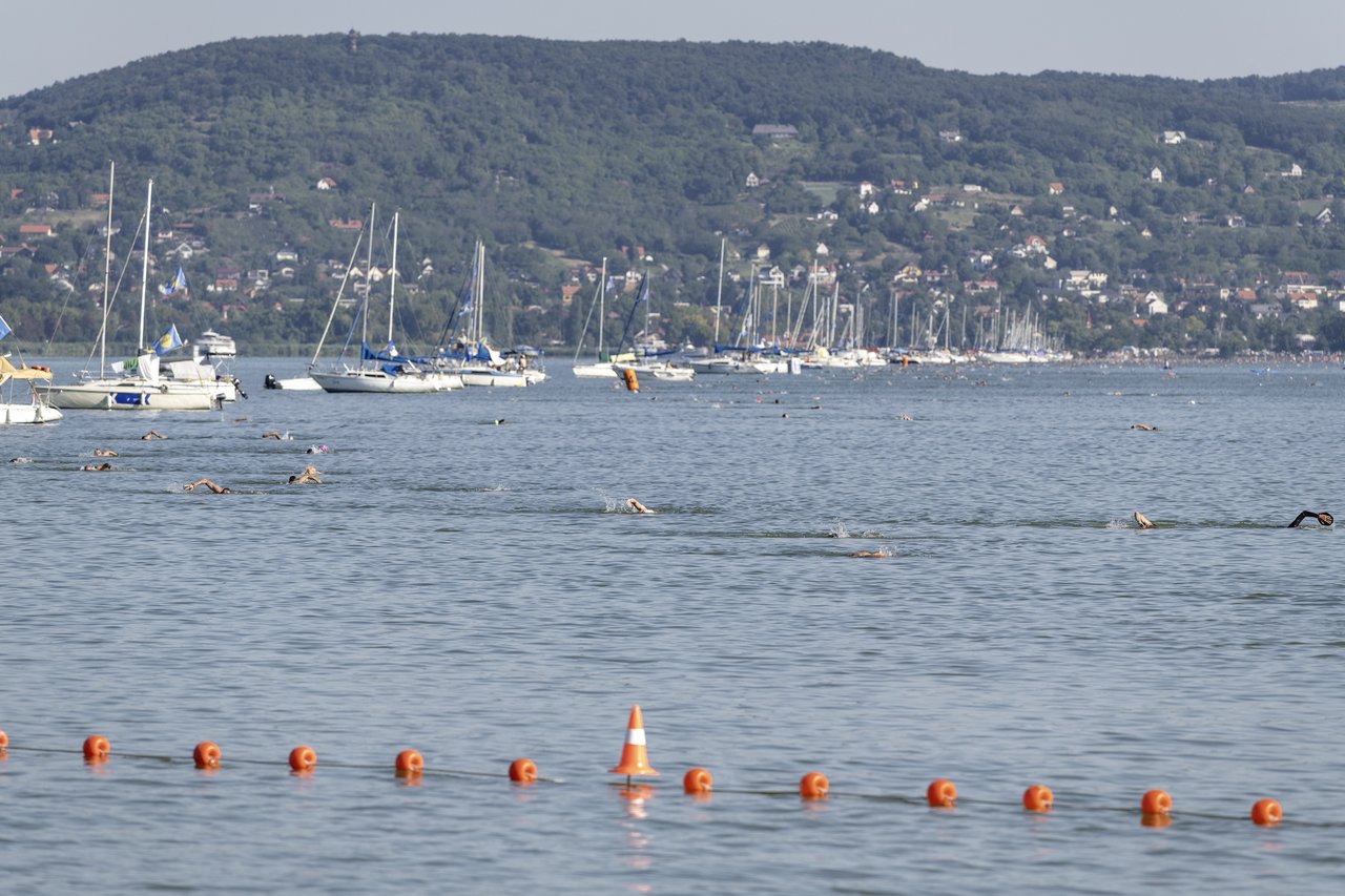 Balaton-átúszás 08.09. hangulatkép 2. (f.Kiss László)