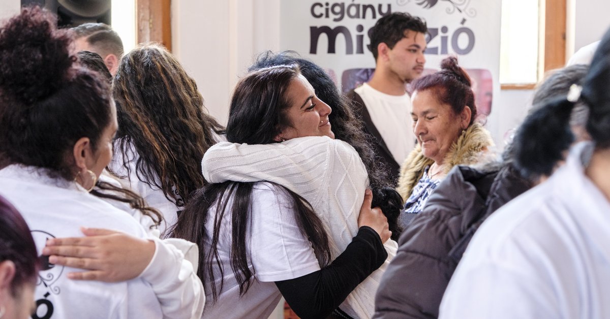 Hit, közösség, összetartás