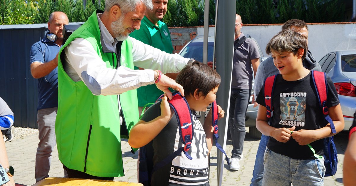 Több mint ezerháromszáz gyermek tanévkezdését segíti a Magyar Református Szeretetszolgálat