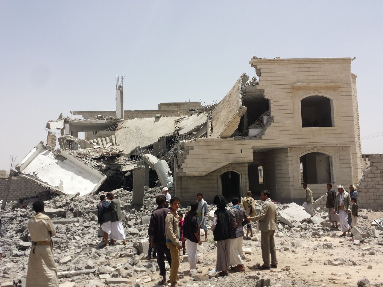 Elpusztult ház Jemenben - Fotó: Wikipedia