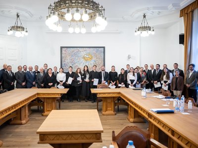 ELV_vizsga_2025_borítókép