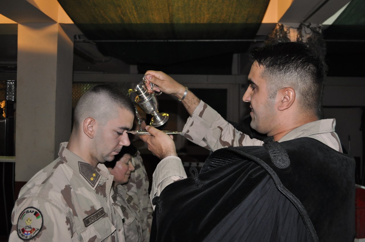 Evangelizáció a katonák között, keresztelő Afg. 2011. (f.Sajtos Szilárd)