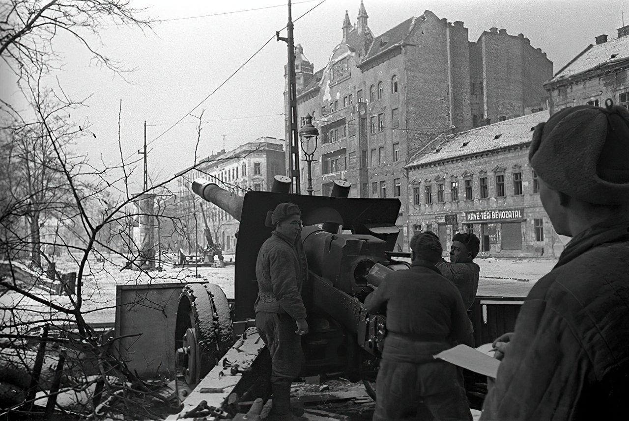 Fortepan_Vörös Hadsereg_1945