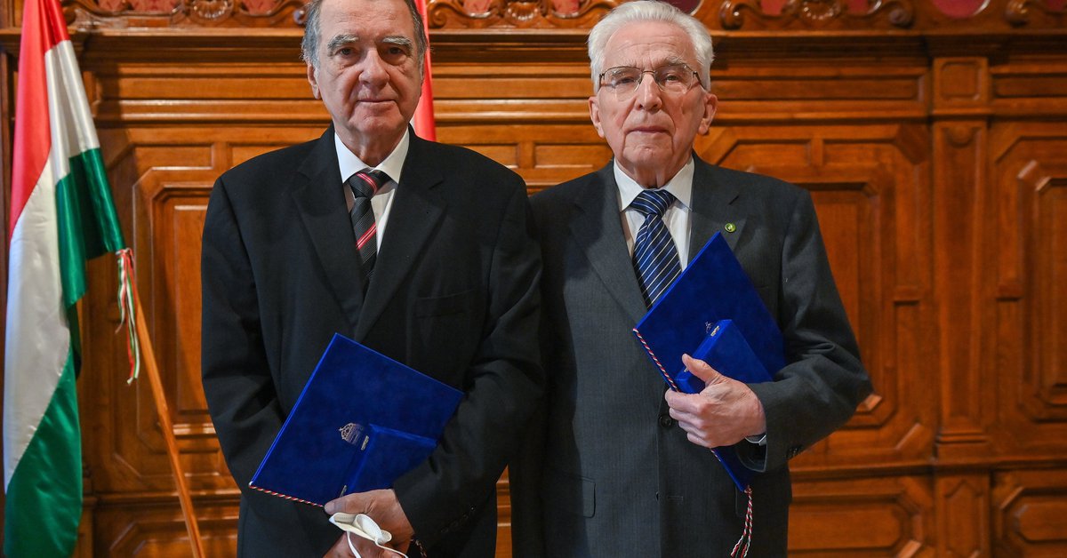 Imre László és Reuss András kapták a Károli Gáspár-díjat