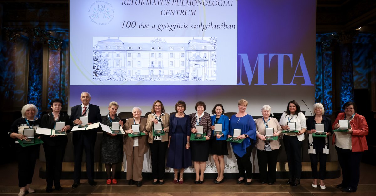 Jubileumi emlékérmekkel ismerték el a Református Pulmonológiai Centrum munkatársainak szolgálatát