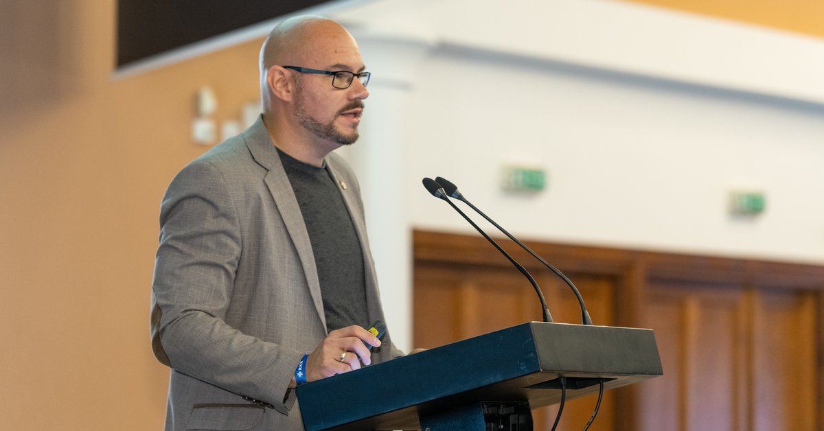 Átadja a zsinati tanácsosi szolgálatot Gér András László
