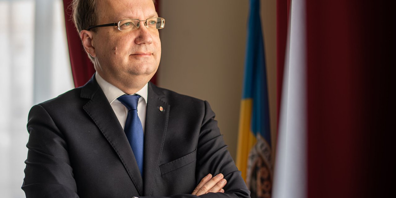 Hoppál Péter