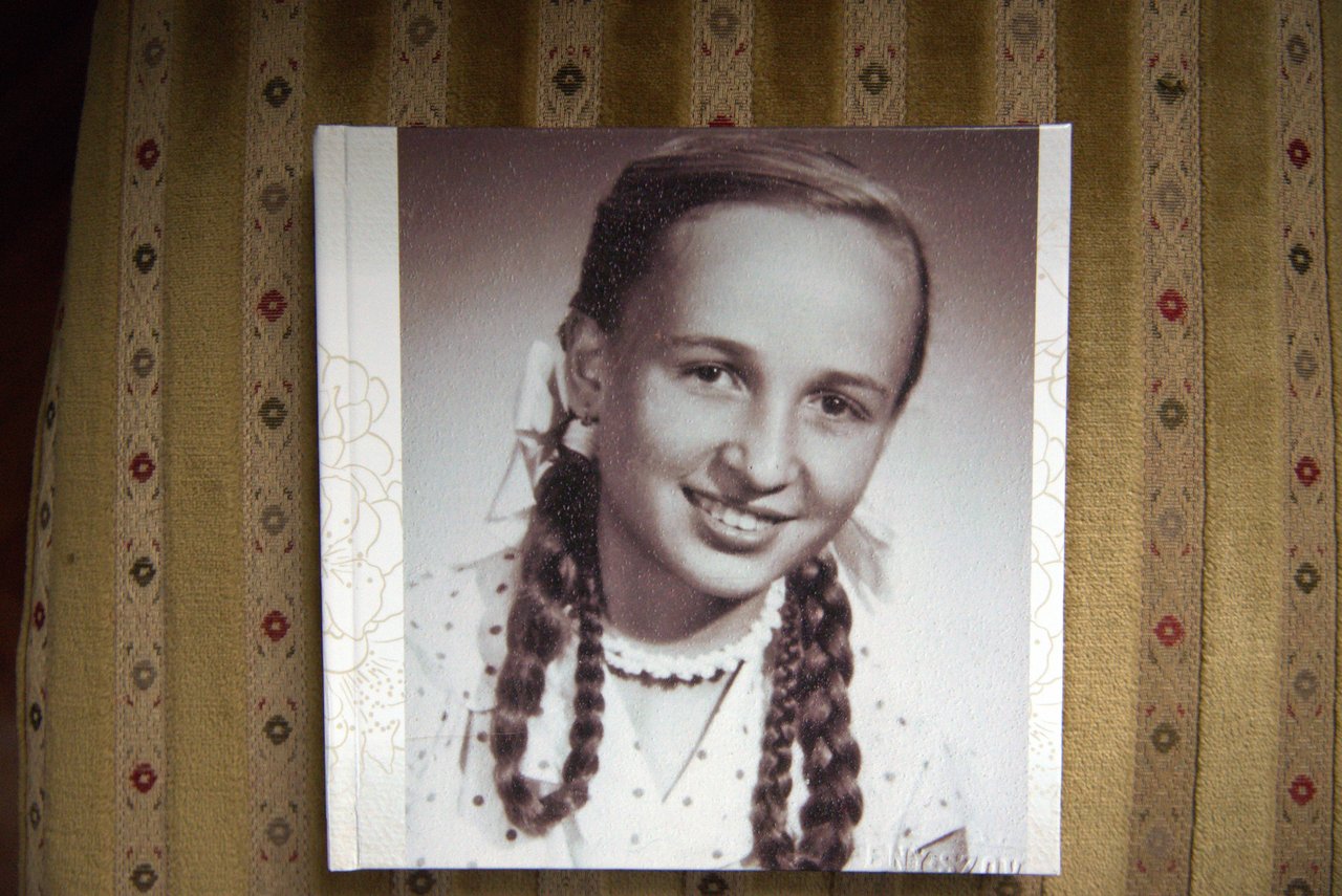 Sárika néni 14 évesen  (f.Bazánth Ivola)