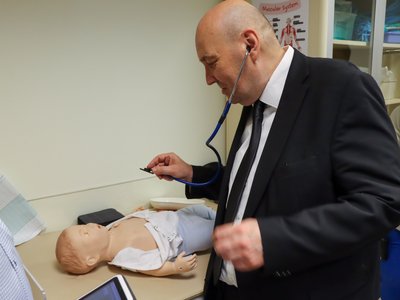 Steinbach József püspök és a SimBaby Bethesda 2026