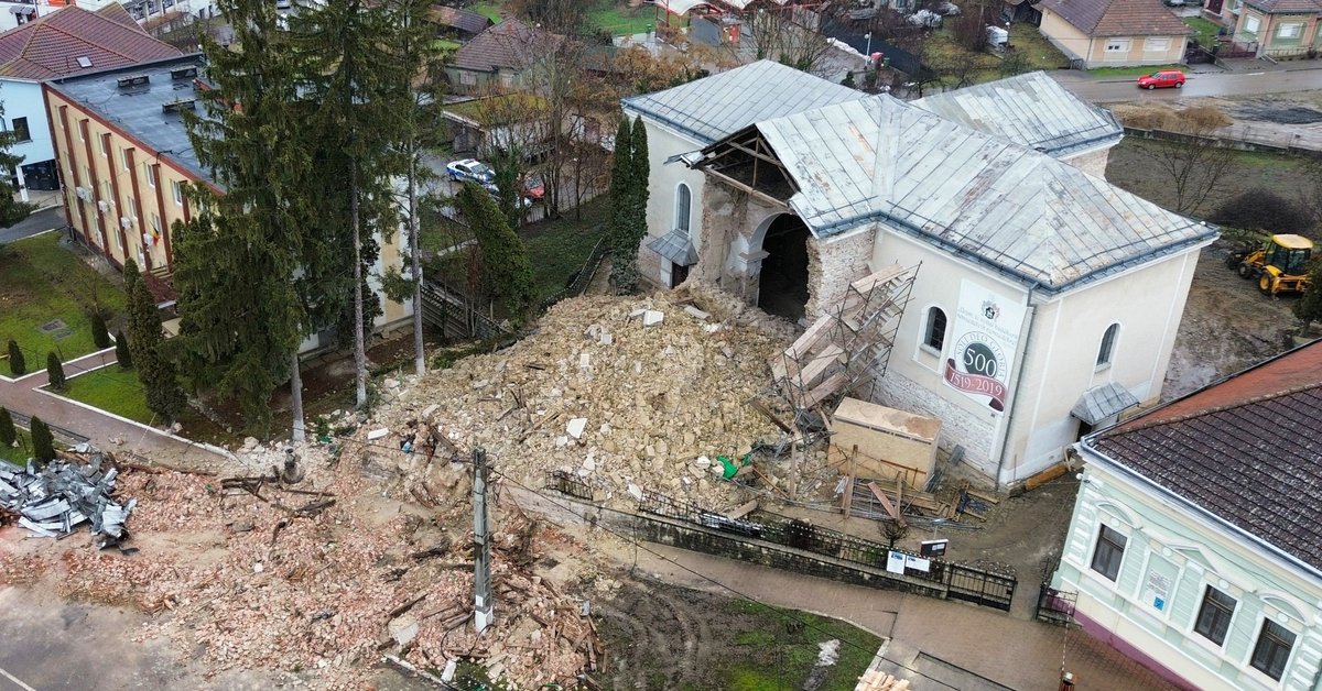 „Isteni gondviselés, hogy a munkások távozása után dőlt össze a torony”