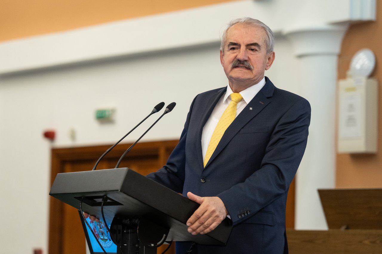 Szücs Attila Zsinat_ősz 2025 Kiss