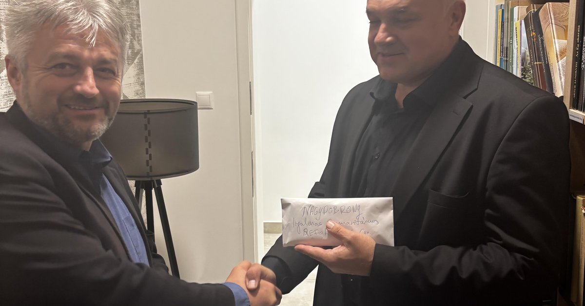 Átadták a nagydobronyi gyermekotthonnak gyűjtött adományt