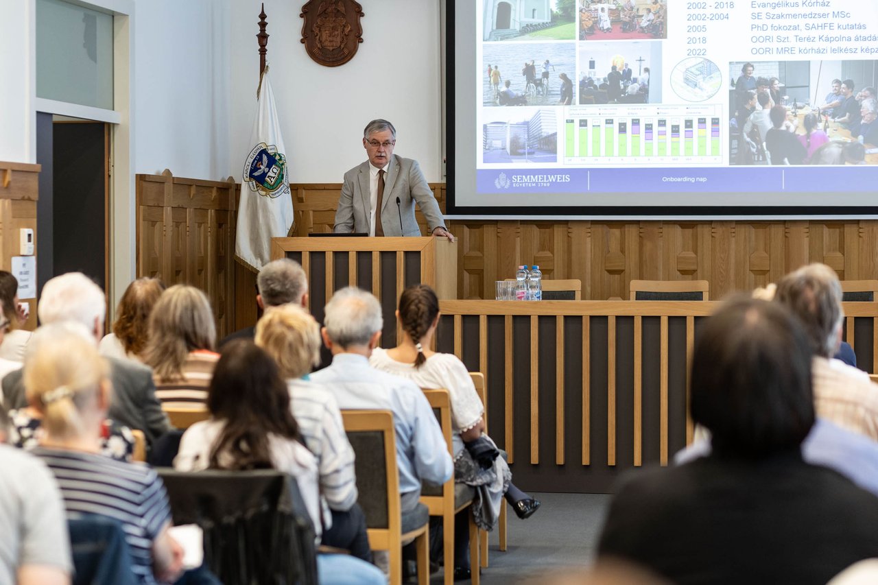 Cserháti Péter. Kórházlelkészek és önkéntes szolgálók szakmai napja a Ráday Házban 2026 június - Fotó: Hurta Hajnalka
