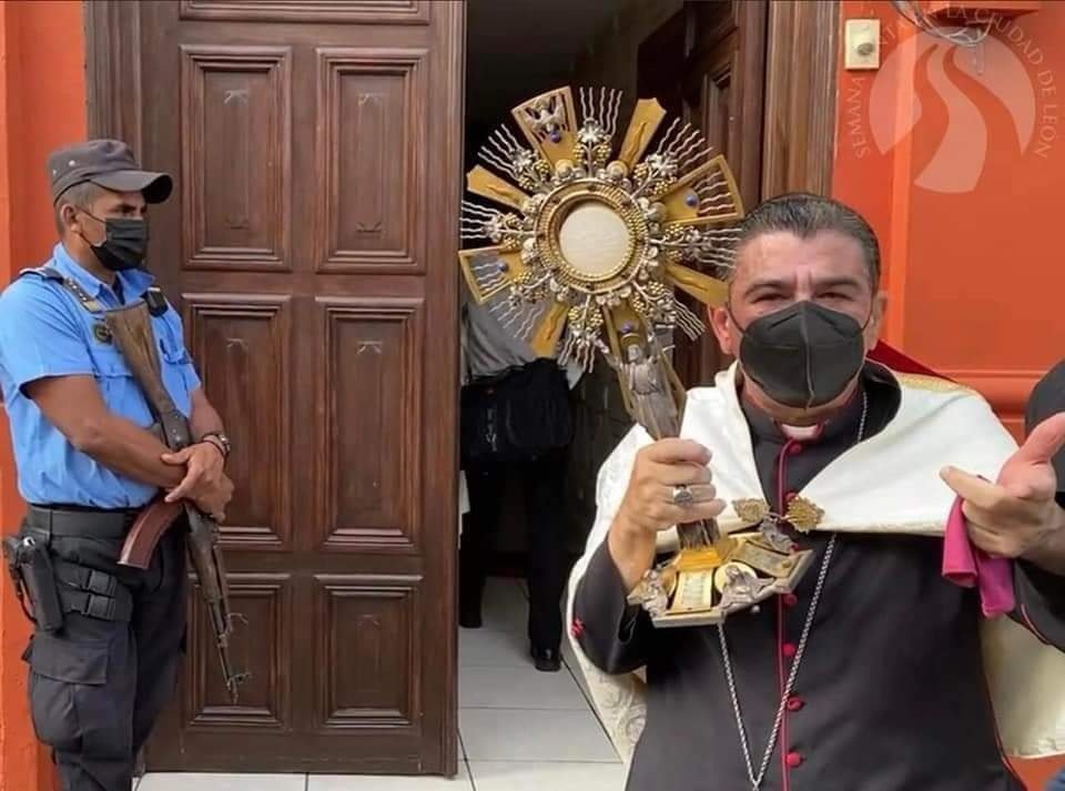 Rolando José Álvarez Lagos nicaraguai kaolikus püspök 2022 nyár Forrás: Facebook/Roman rite