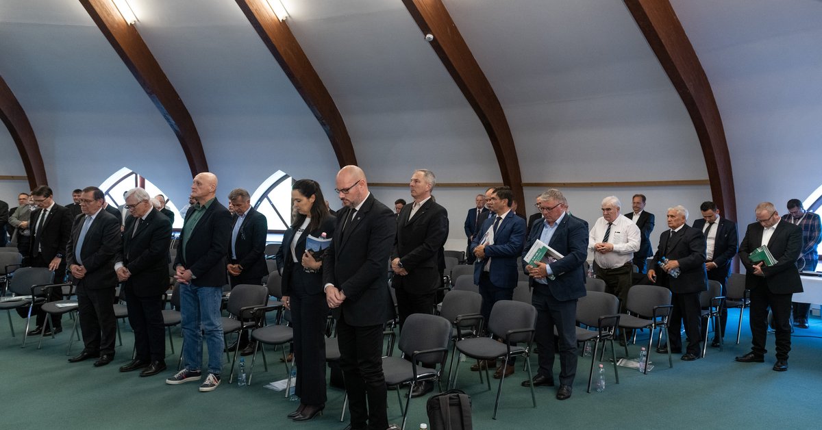 A hiteles szolgálatról és a felelősségről szólt a májusi Zsinat első napja