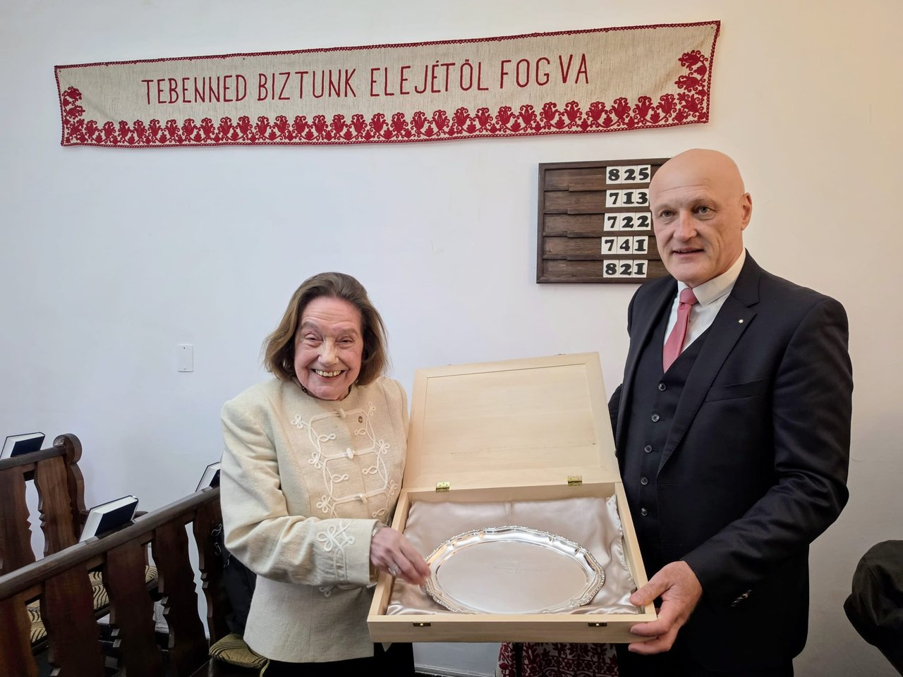 foto 4 - MRE ajandek atadasa Argentína 2026 Mező