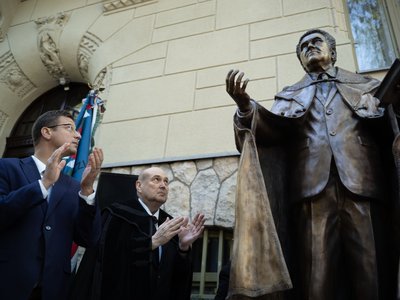 Hegedűs Loránt püpspök szobrának avatása 2025. április25 - Fotó: Todoroff Lázár