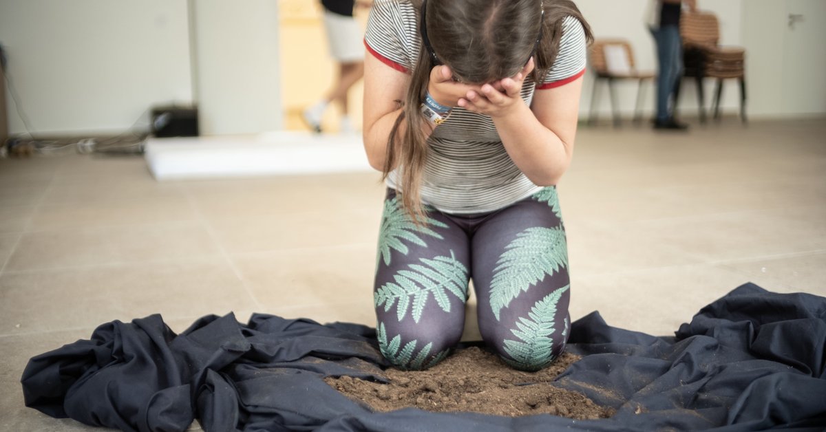 Négyszemközt, sötétben