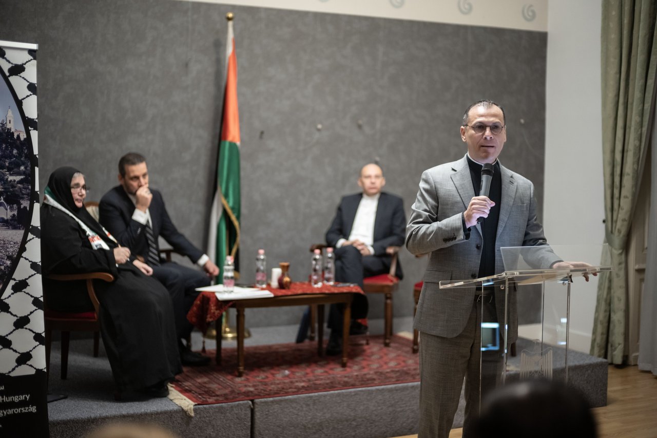 Munther Isaac. Palesztin keresztyének helyezete előadások 2025. november 26. Budapest, Yunus Emre Török Kulturális Központ. Fotó: Todoroff Lázár