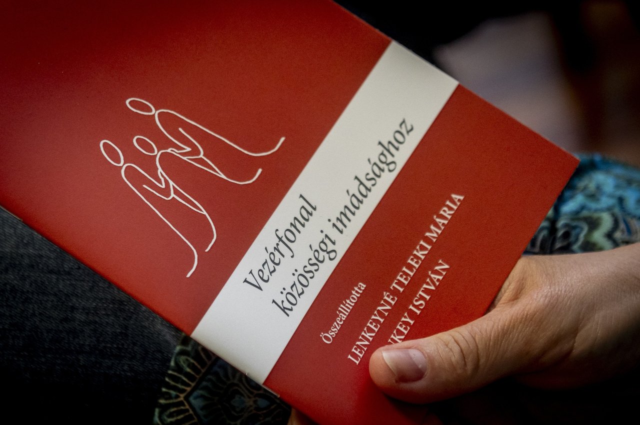 Vezérfonal a közösségi imádsághoz című imafüzet, Lenkeyné Teleki Mária és Lenkey István interjú 2026. április - Fotó: Újváry Sándor