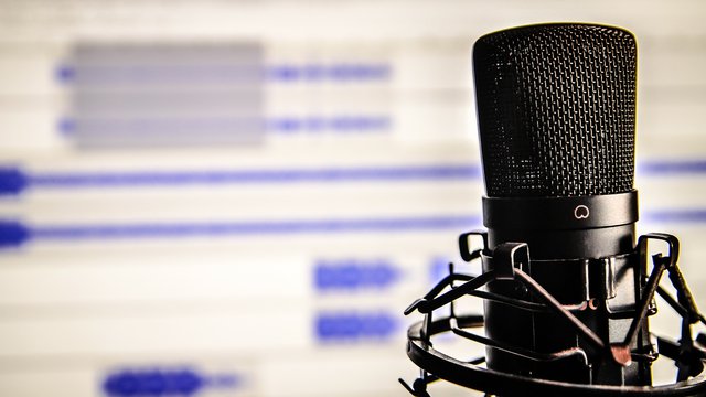 microphone-338481_1920.jpg