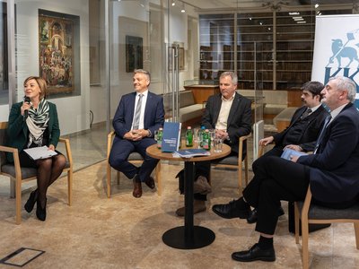 Esztergály Előd könyvbemutatója 205. november 5 - Fotó: Hurta Hajnalka