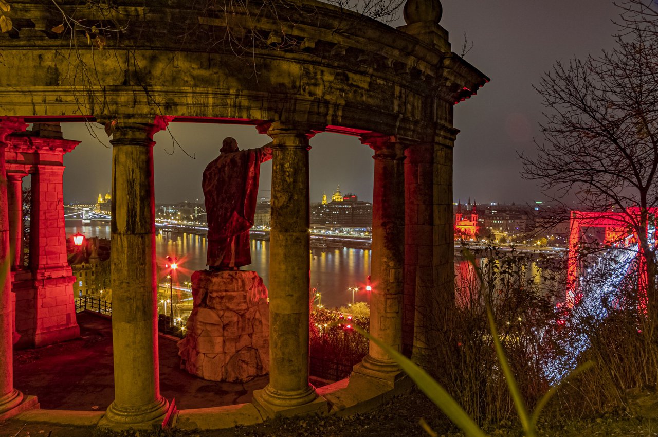 Szent Gellért-szobor és a Duna-parti panoráma