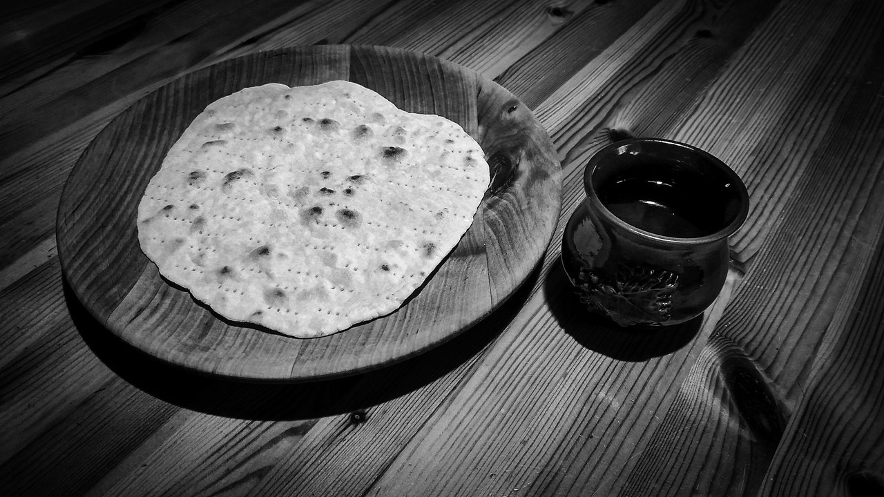 kenyér és bor - fotó: Nagy Károly Zsolt