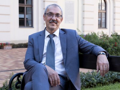 Kustár Zoltán_borító_fotó_Zelenka Attila