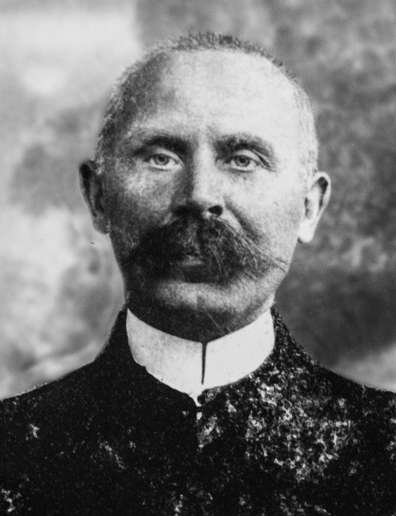 ifj.Tomka Károly képe