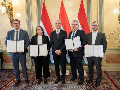 Juhász Márton, Katona Viktória, Soltész Miklós, Czibere Károly, Victor Ágoston. Karitatív Tanács oklevelek MRSZ- orosz-ukrán háború 4. évforduló, 2026. február 24 - Fotó: Sebestyén László