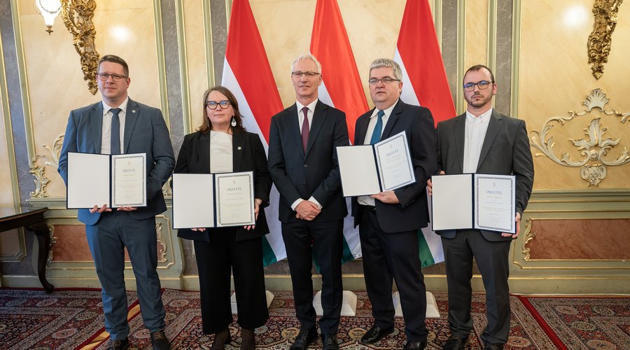 Juhász Márton, Katona Viktória, Soltész Miklós, Czibere Károly, Victor Ágoston. Karitatív Tanács oklevelek MRSZ- orosz-ukrán háború 4. évforduló, 2026. február 24 - Fotó: Sebestyén László