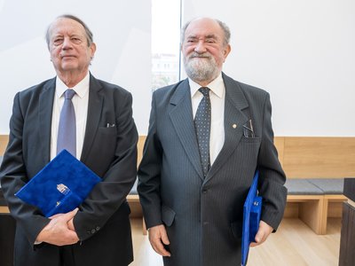 Gáncs Péter Bóna Zoltán Sándor Károli-díj Sebestyén 2025