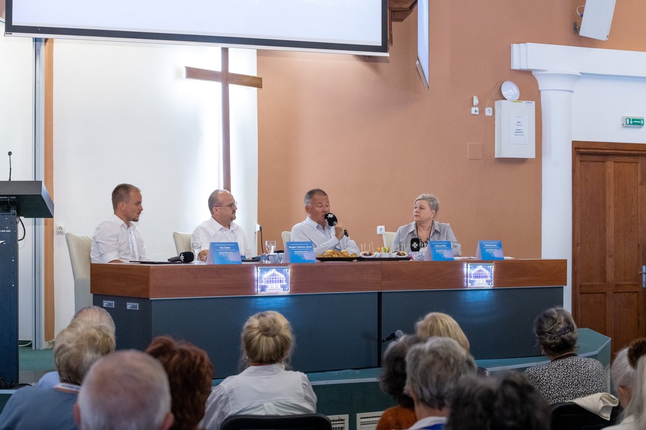 Zila Gábor, Bogdán Szabolcs János, Ambrus Attila, Fekete Zsuzsa. Reformátusok Szárszói Konferenciája 2025 Szombat - Fotó: Kiss László