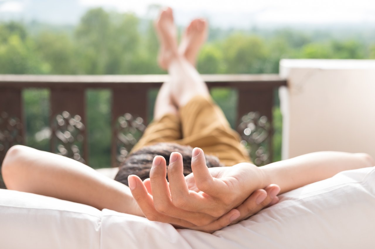 young-man-relax-bed-enjoying-mountain-view - freepik.com